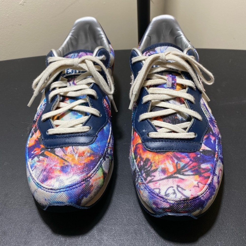 Converse (multi color) Size 7